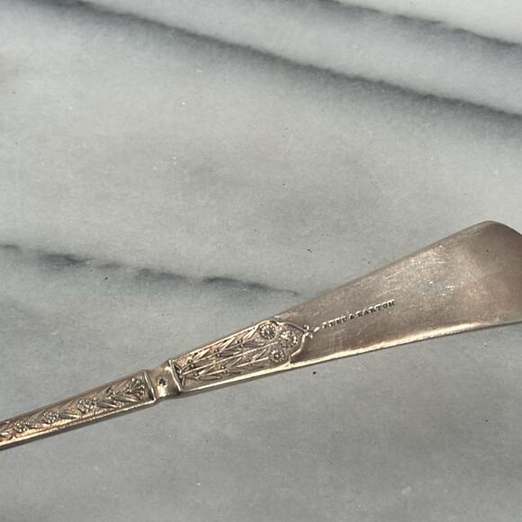 Antique Reed & Barton scalloped silver plated shell serving spoon - Picture 4 of 5